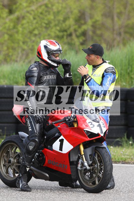 Archiv-2025/10 23.04.2025 Cornu Master School ADR/gruen-vert/313